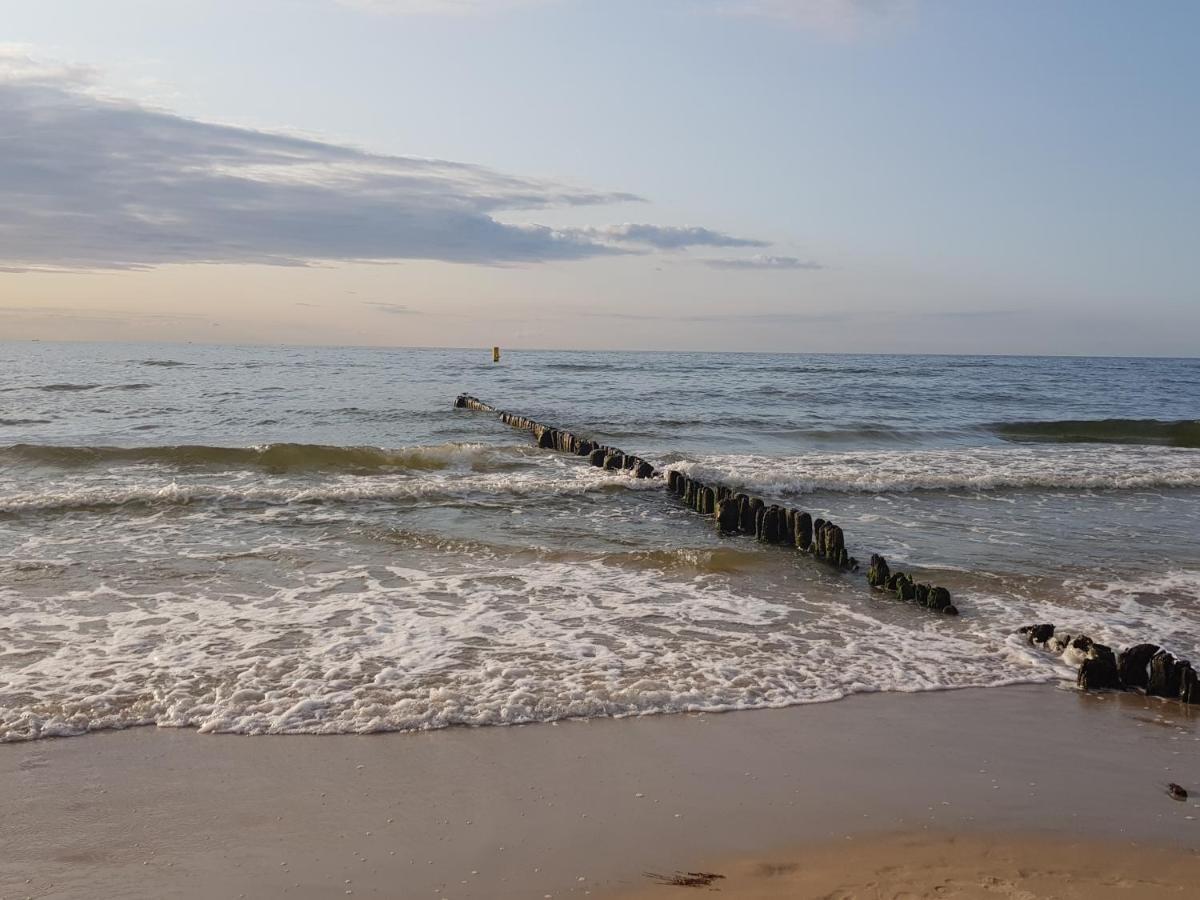 Strandidylle Apartment Mit Meerblick Und Kamin Мендзиздрое Екстериор снимка